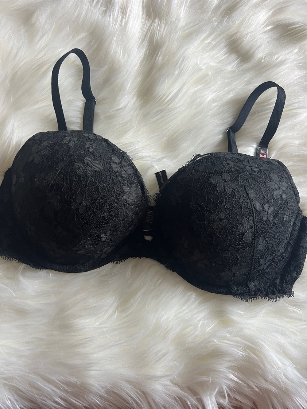 Victoria’s Secret Black Lace Push-Up Bra 36D – Like New